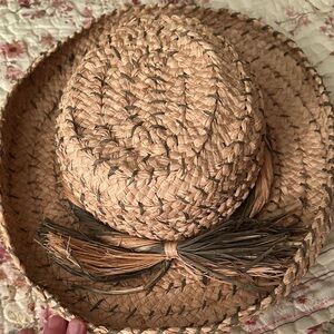 Stylish RUFF HEWN Straw Hat with Bow, SMALL/MEDIUM Like New